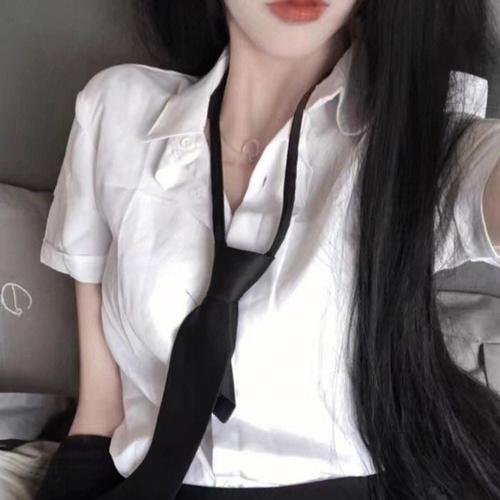 在江边